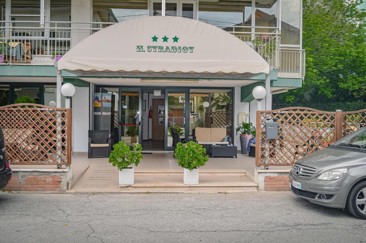 Hotel Stradiot Rimini Kültér fotó