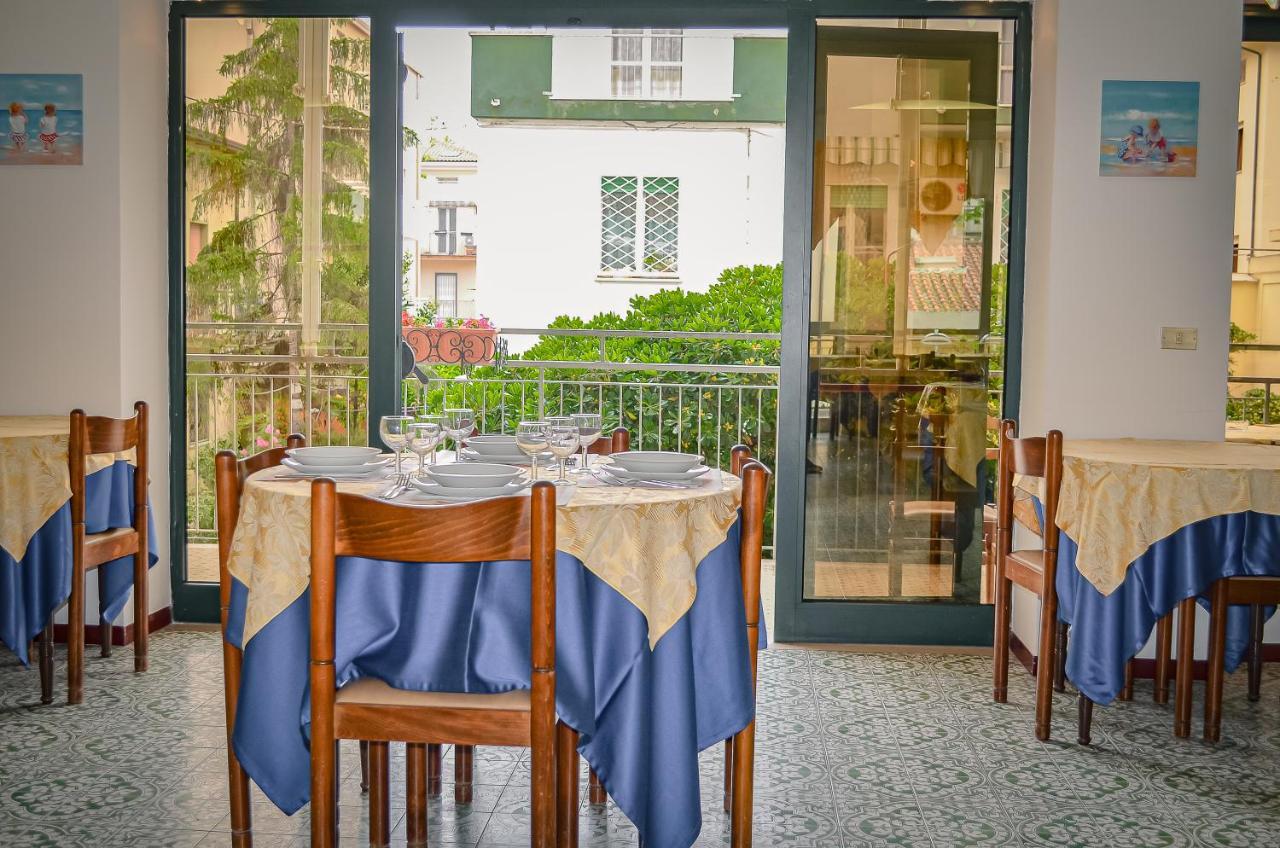 Hotel Stradiot Rimini Kültér fotó