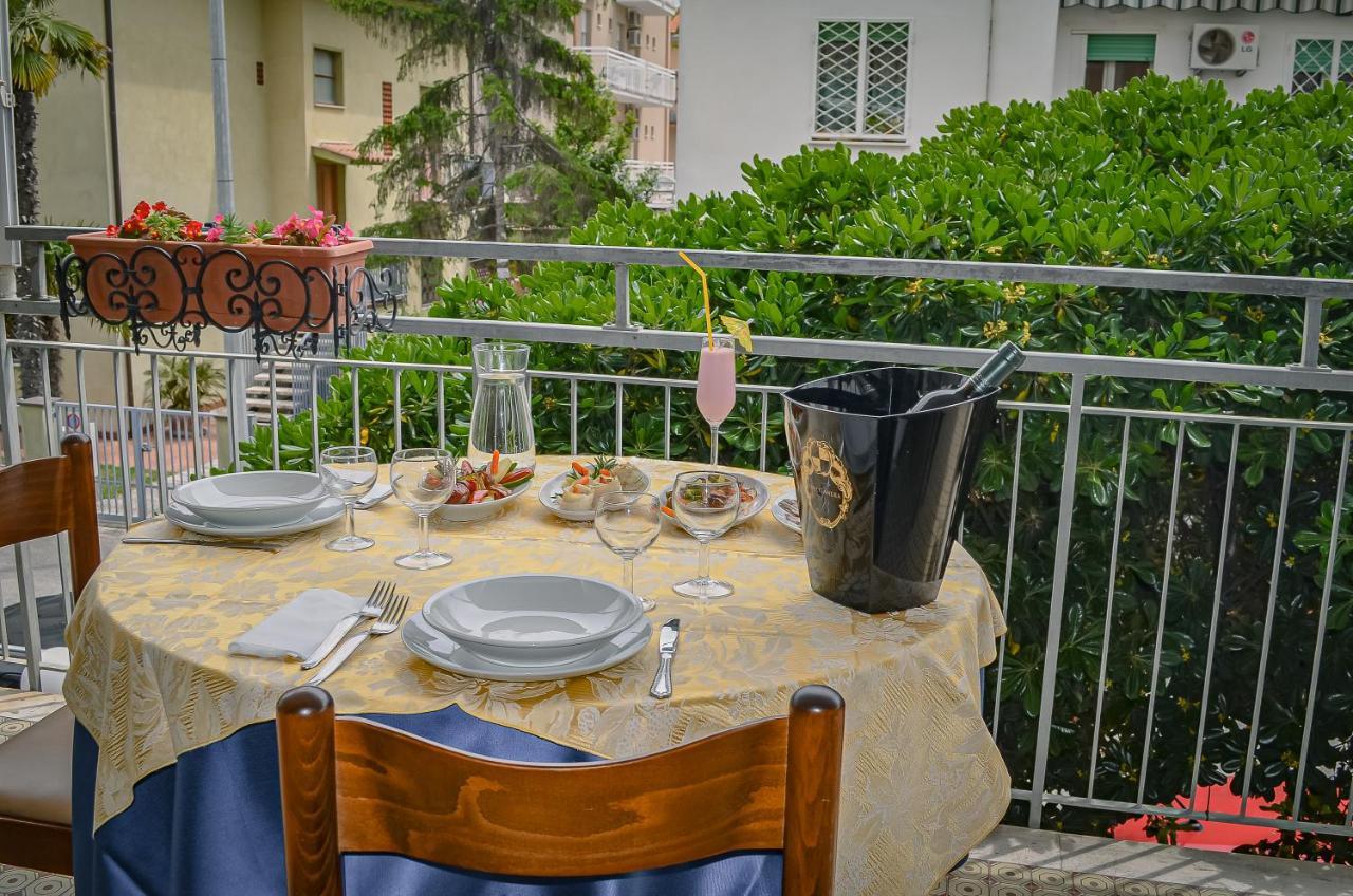 Hotel Stradiot Rimini Kültér fotó